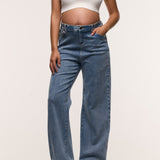 Relaxed Wide Leg Jeans