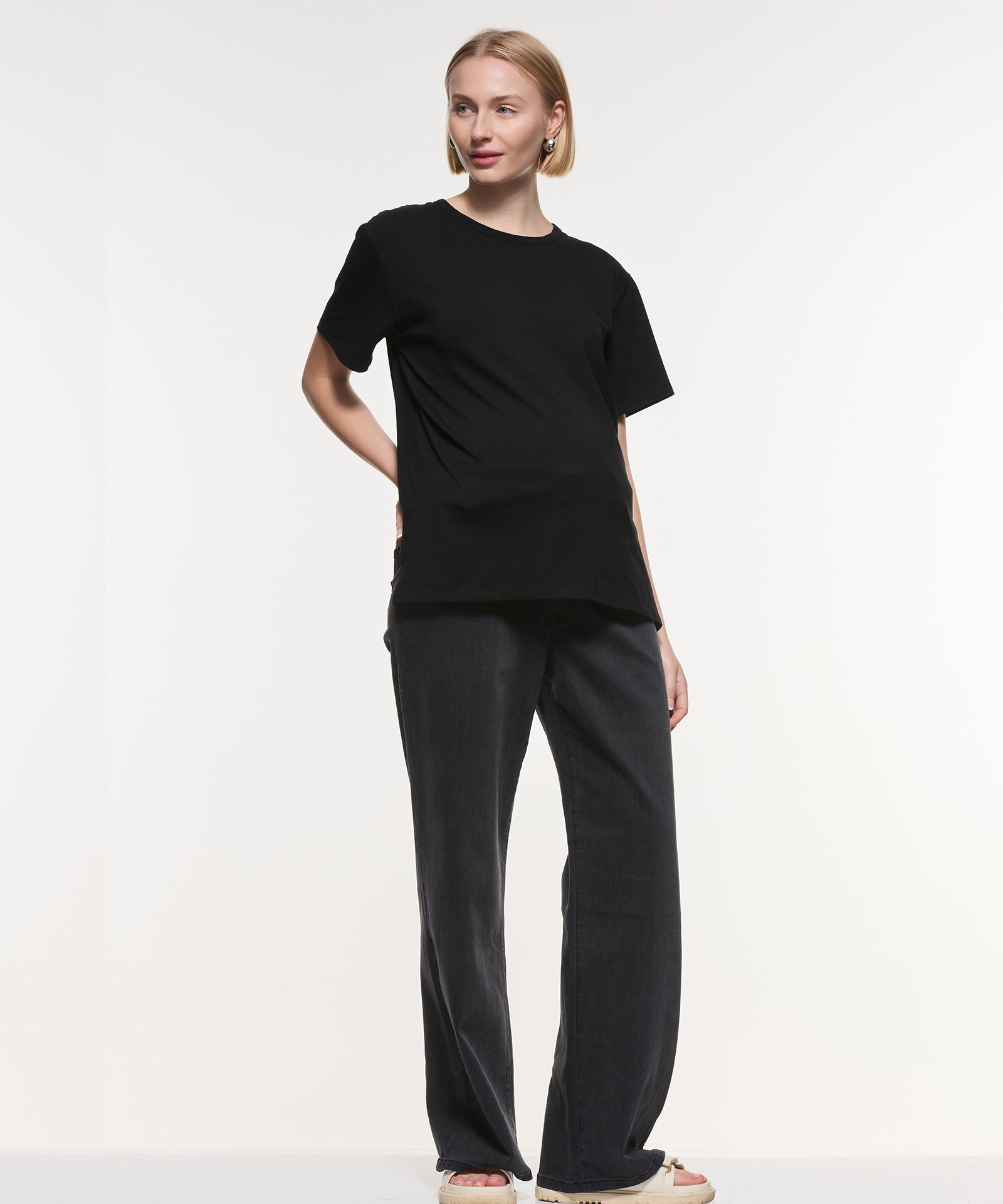 Relaxed Wide Leg Jeans